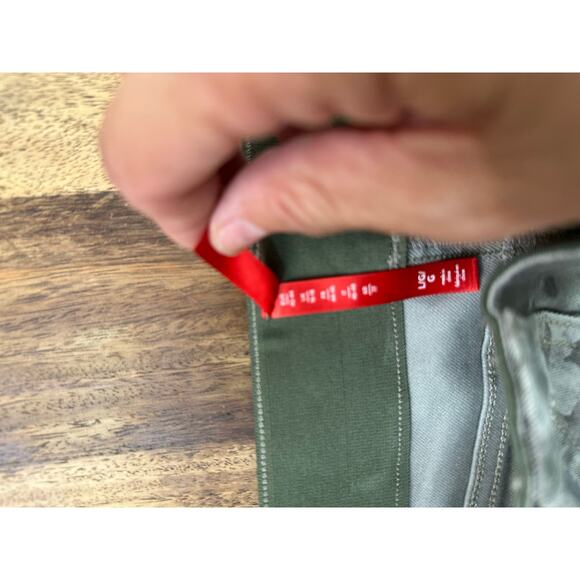 Spanx Women's Gray Camouflage Print Stretch Twill Cargo Jogger Pants Size Large - Picture 8 of 8